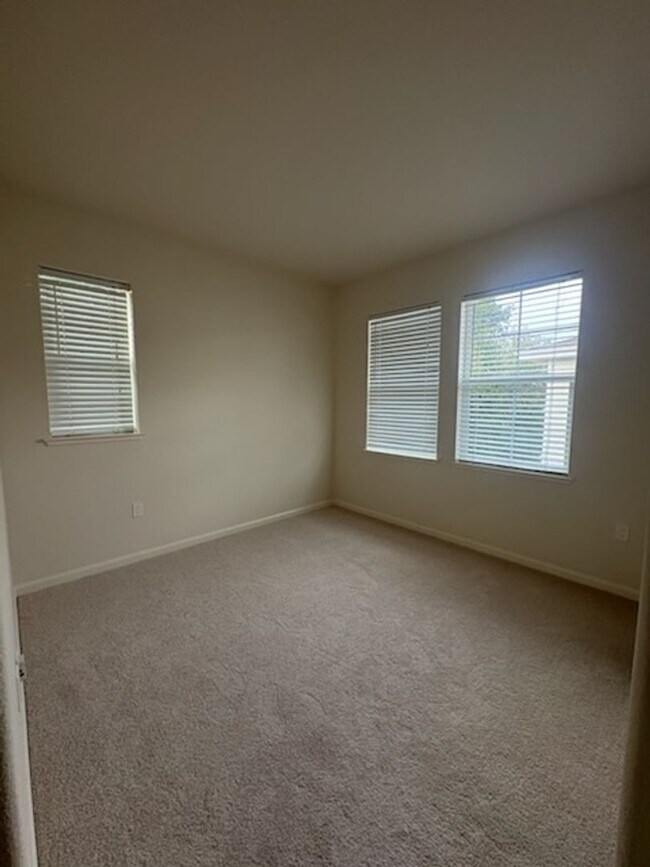 Photo - Beautiful Corner Unit in Marina Bay