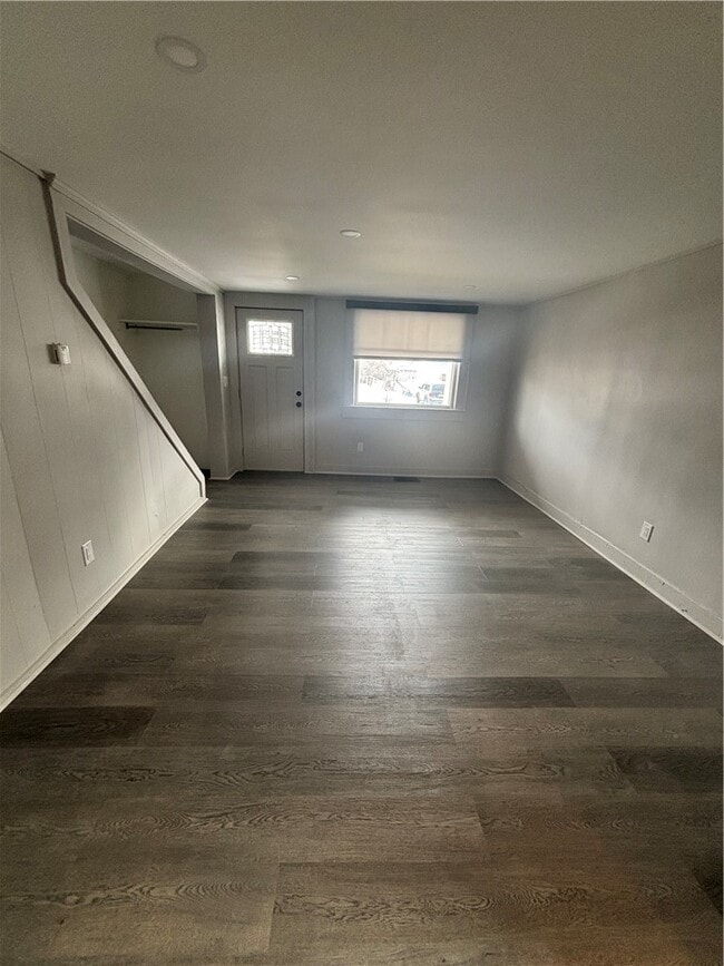 Photo - 420 W 5th St