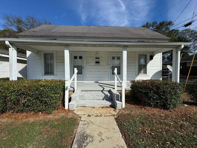 2 Bedrooms, 1 Bathroom - Home in North Rome! - 2 Bedrooms, 1 Bathroom - Home in North Rome!