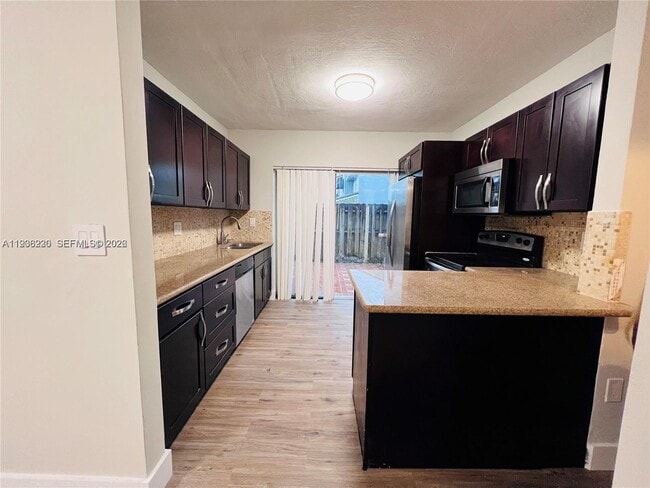 Photo - 7060 NW 173rd Dr