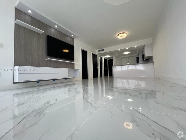 Building Photo - 1301 NE Miami Gardens Dr Unit 1101W Rental