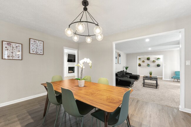 Photo - 5330 Warrington Pl