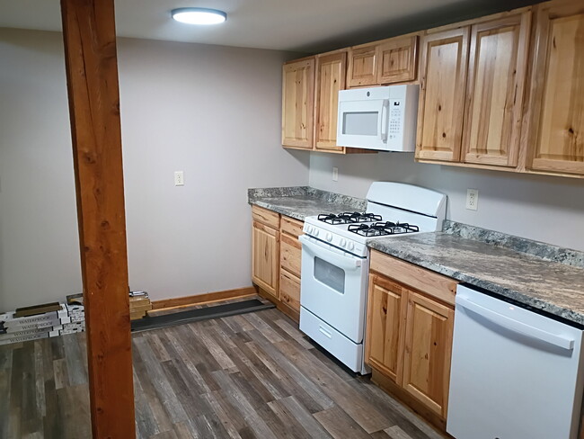Photo - 9764 State Rd
