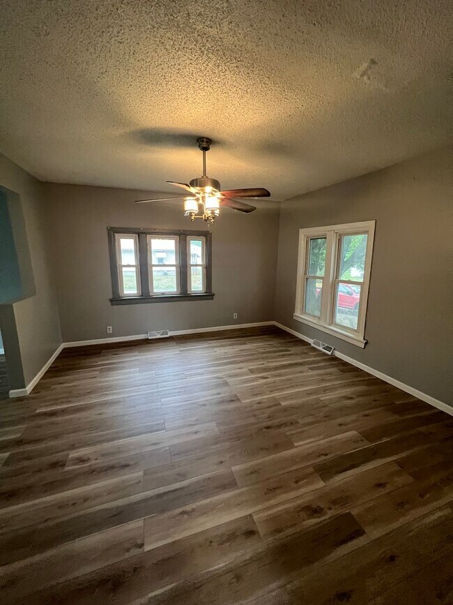 Photo - Spacious 4 Bedroom House