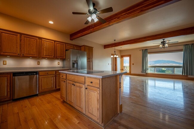 Photo - Stunning 4 bed, 3 bath home on 2.8 Acres