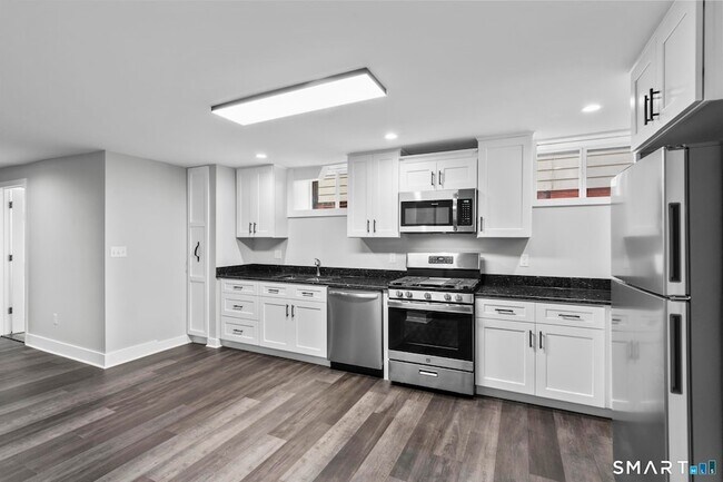 Photo - 548 Ferry St