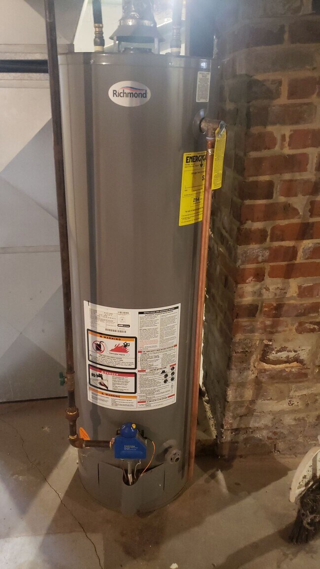 Photo - Nice 1 bedroom with full basement