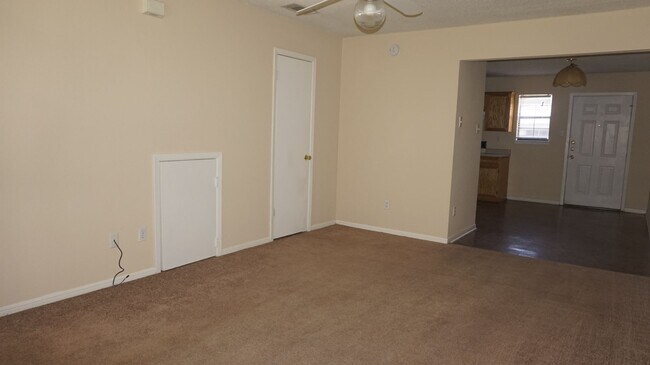 Photo - 904 Clairidge Ave Unit # C