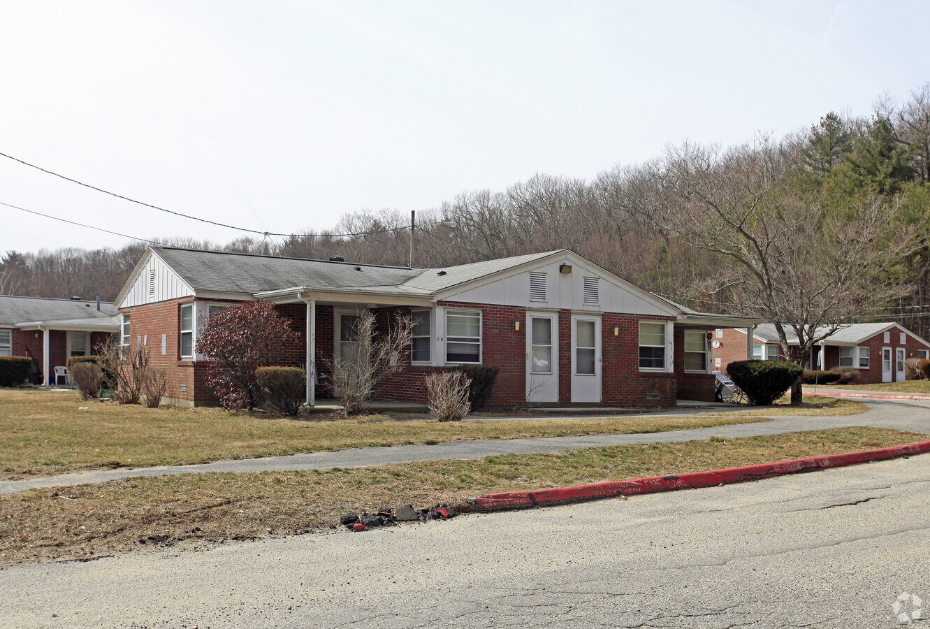 Photo - Colonial Drive Apartment