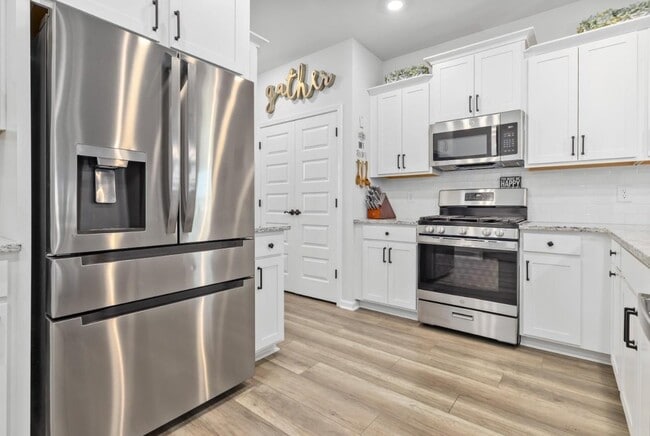 Photo - 135 Empyrean Cir