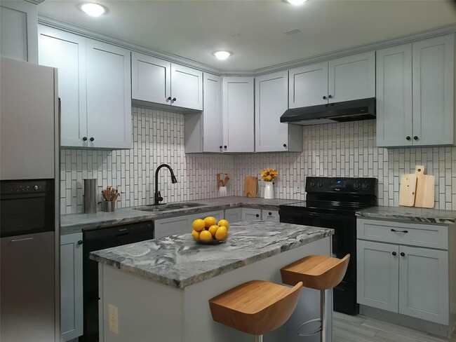 Building Photo - 22262 Adams St Unit 9 Rental
