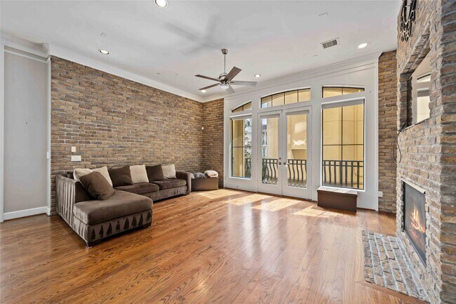 Photo - 328 Bomar St