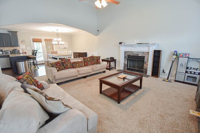 Photo - Pet Friendly Five Bedroom!
