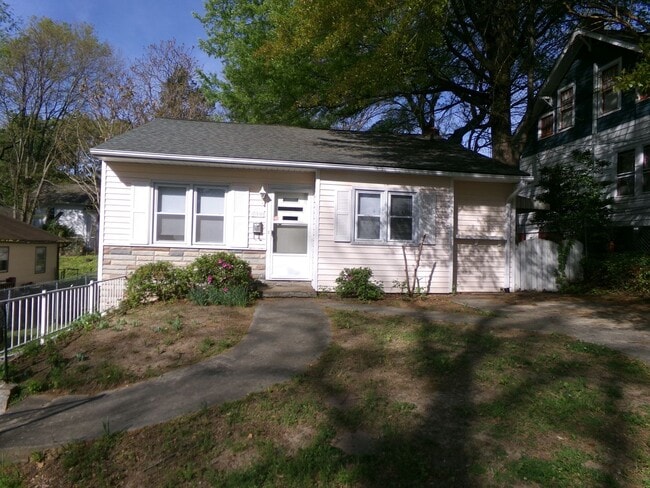 Building Photo - West Salem location