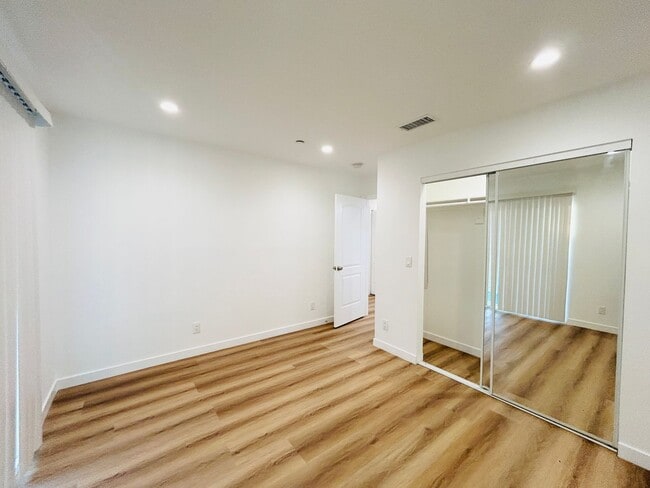 Photo - Spacious 6-Bedroom with Private Yard & Parking in Sylmar!