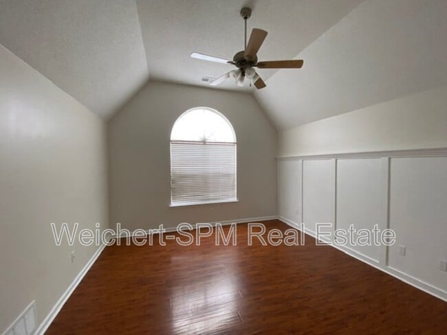 Photo - 325 Mossy Springs Dr