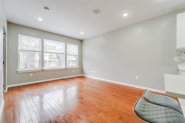 Photo - 49 Wade St Unit 1