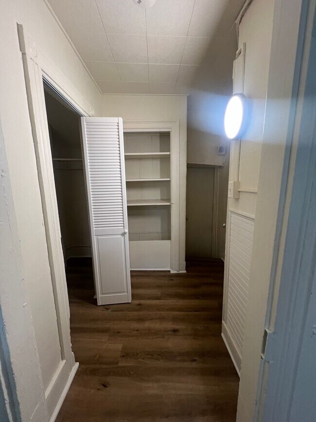 Photo - 114 S Queen St Unit APT-1