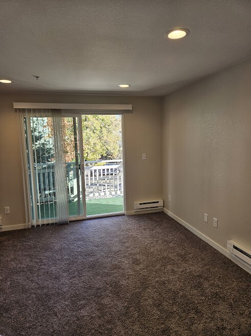 Photo - 721 Collyer St