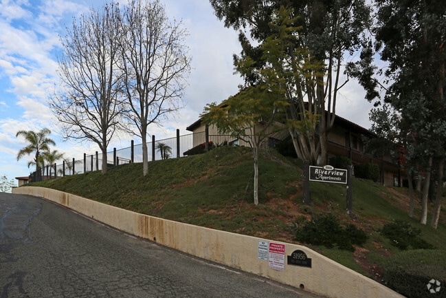 Photo - River View Apartments