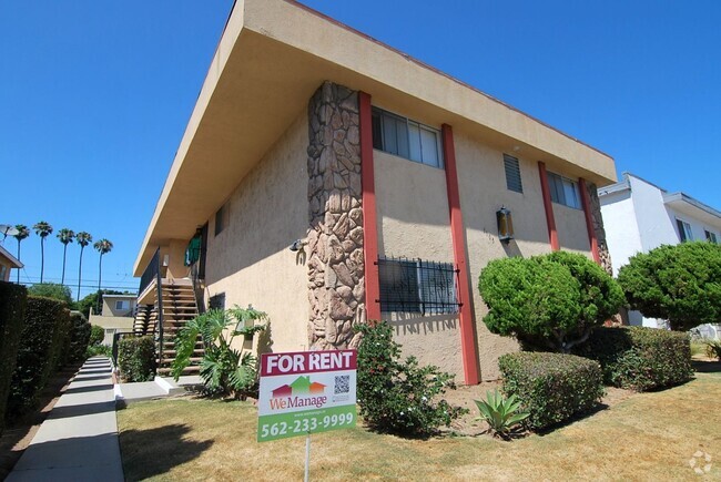 Building Photo - Lower Level Rose Park 3 Bedroom Apt With P...