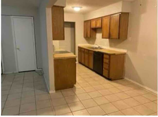 Photo - 2834 Ridgecrest Dr House