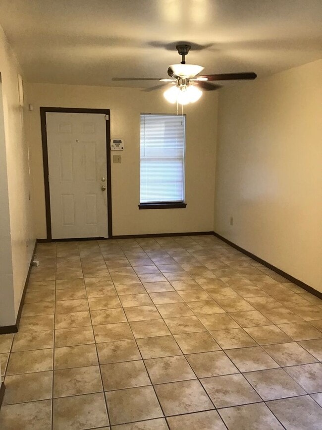 Photo - 2359 Elm Park Dr