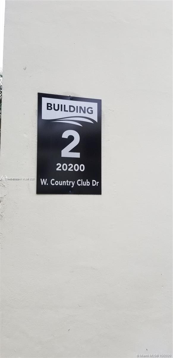 Photo - 20200 W Country Club Dr
