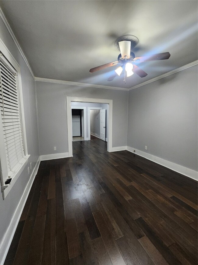 Photo - 2504 Isabella St