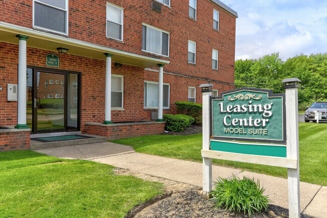 Ellacott Parkway Apartments