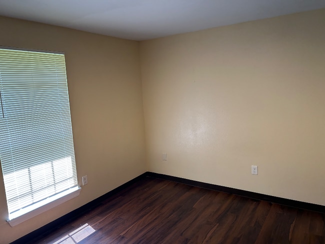 Photo - 2203 Fairchild St