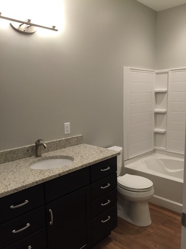 Baño - 103 W Middle St Unidad 2A