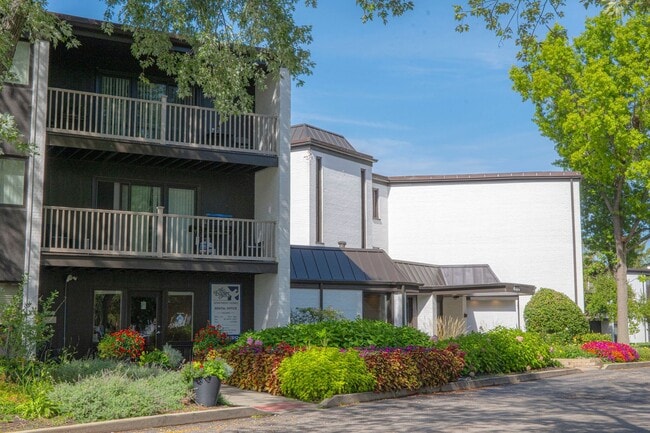 Building Photo - 460 Eagle Dr Unit 108