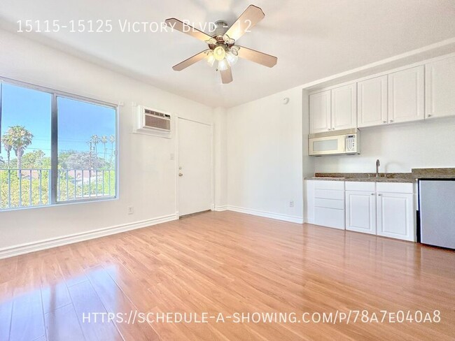 Updated top floor Studio apartment located... - Updated top floor Studio apartment located... Unit 12