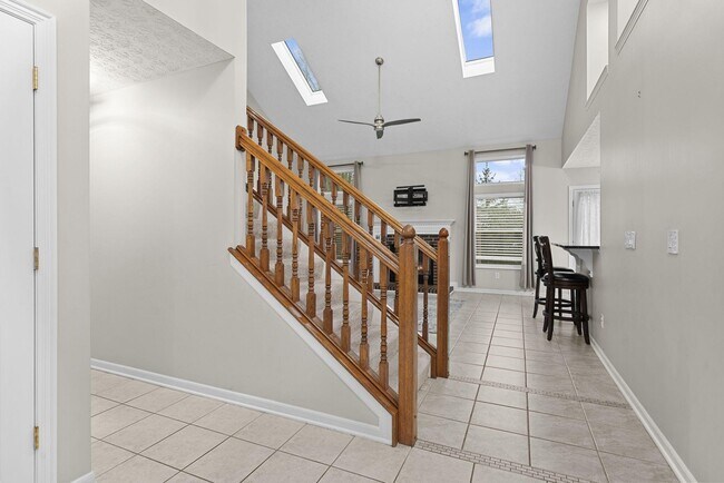 Photo - 397 Abbotsbury Dr