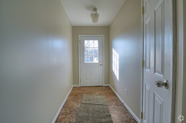Building Photo - 2136 Knotty Pine Rental