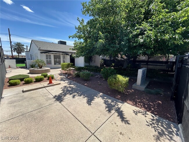 Photo - 529 S 10th St House