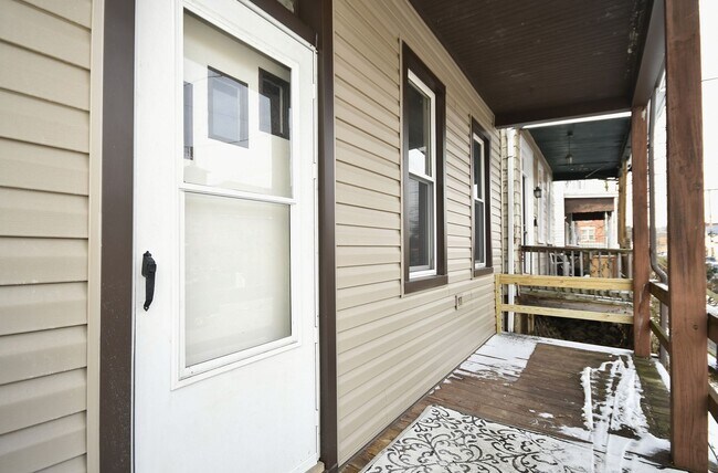 Photo - 855 Crucible St Unit 2