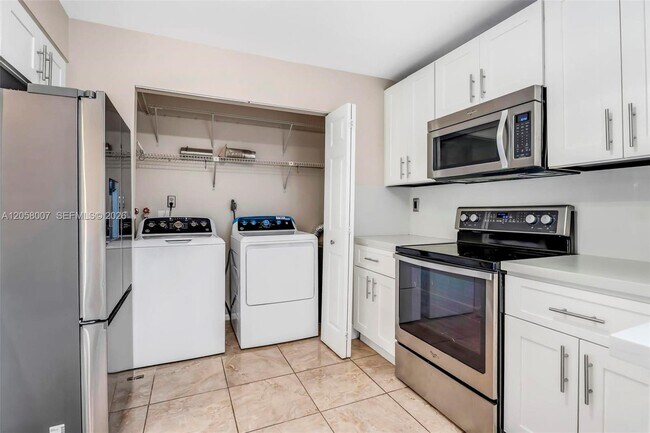 Photo - 9937 NW 9th St Cir
