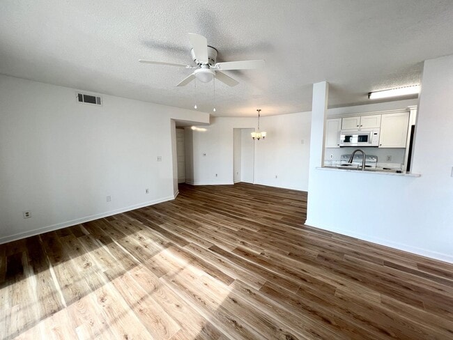 Photo - YOU NEED TO SEE THIS VIEW! Renovated 3 Bedroom/2 Bath 2nd FLOOR UNIT! Unidad H