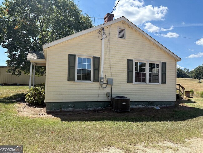 962 Baker's Bridge Rd