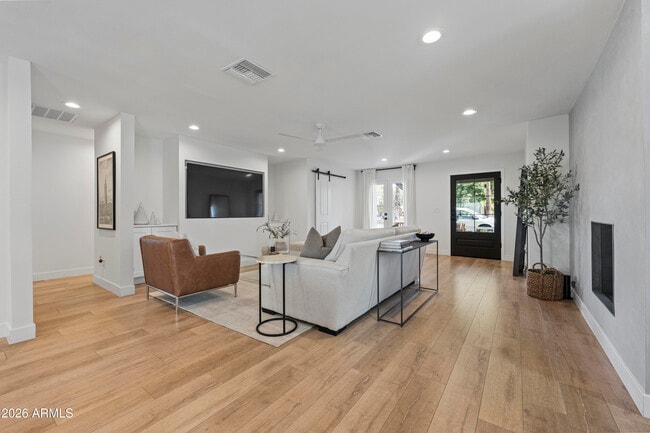 Photo - 4244 N 35th Pl