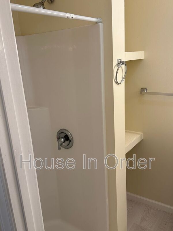 Photo - 220 Pointer Rd