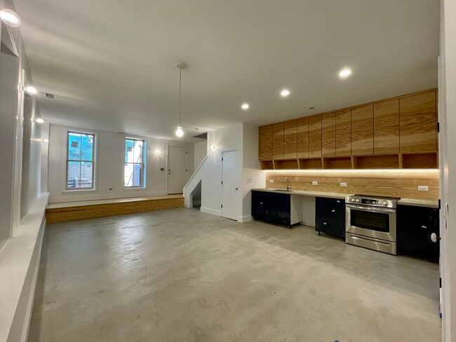 Photo - 1626 W 21st Pl Apartment Unit 1R