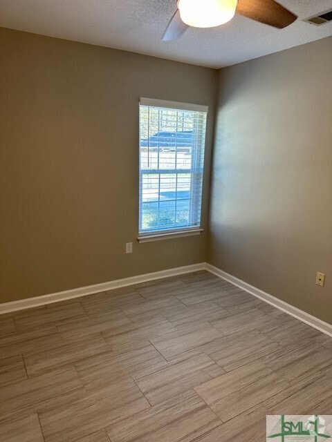 Building Photo - 405 1st St Rental