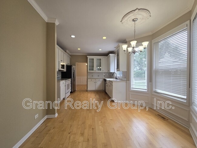 Photo - 217 Lexington Ct