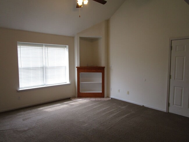 Photo - 5000-5002 Carrie Ridge Dr. Unidad 5000 Carrie Ridge Dr.