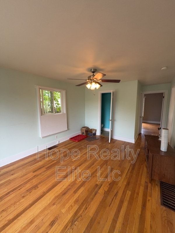 Photo - 1230 N Chestnut St