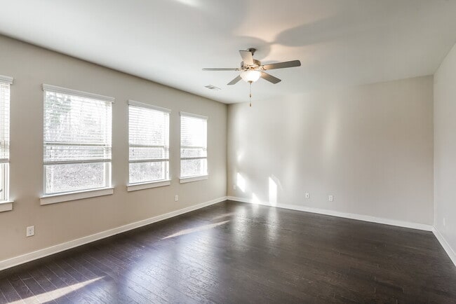 Photo - 2032 Hamilton Hill Dr