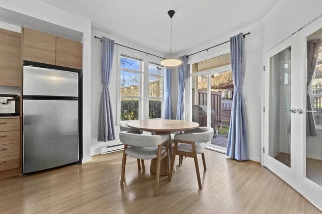 Photo - 5771 Irmin St